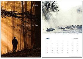 ２０１３ ＣＡＬＥＮＤＡＲ　｢Ｈｅｒｅ Ｃｏｍｅｓ ｔｈｅ Ｓｕｎ｣ 